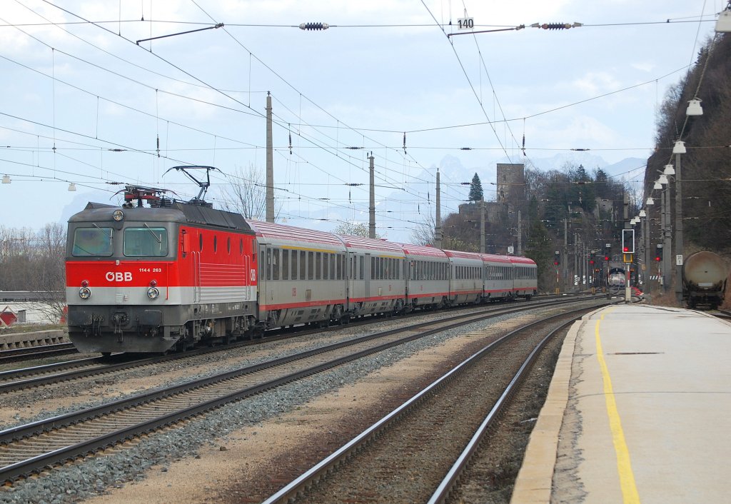 1144 263 mit OIC 542 Wien West - Innsbruck Hbf, am 26.03.2010 in Brixlegg