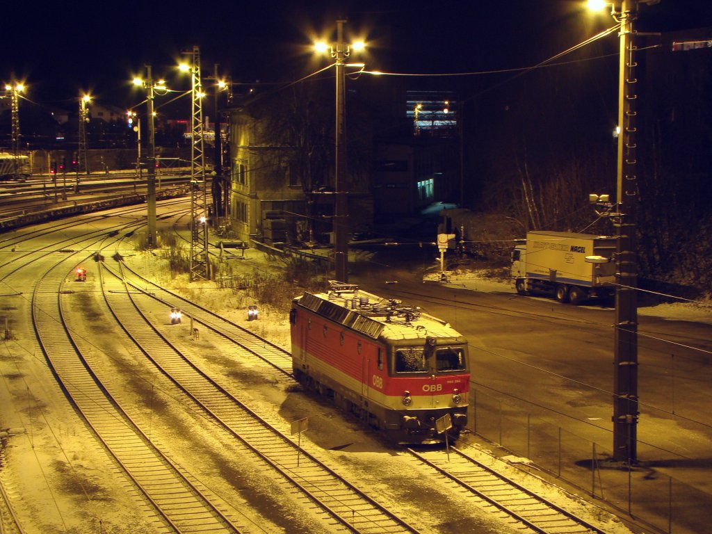 1144 264-7 in Bahnhof Kufstein. 02.01.2010