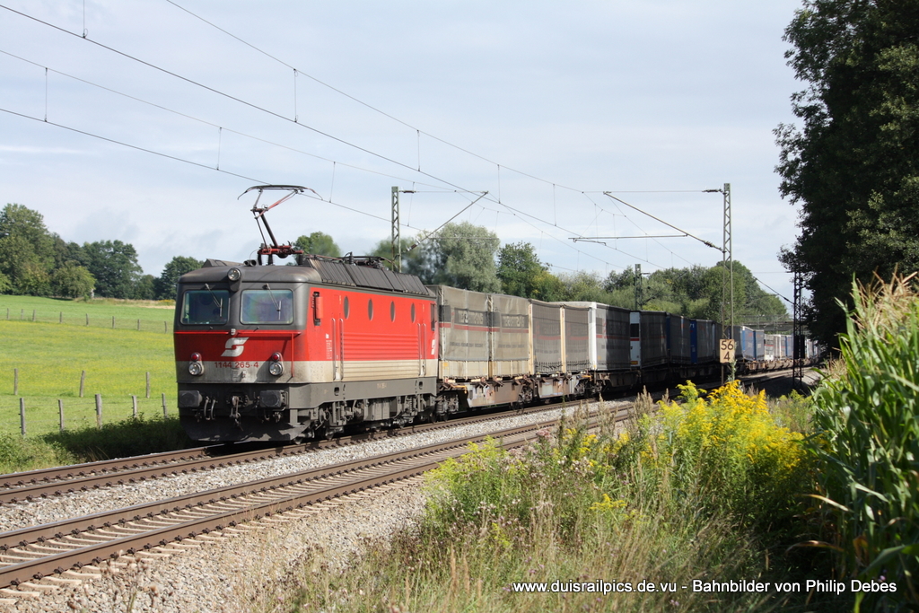 1144 265-4 (BB) fhrt am 13. August 2011 um 10:06 Uhr mit einem Gterzug durch Grokarolinenfeld
