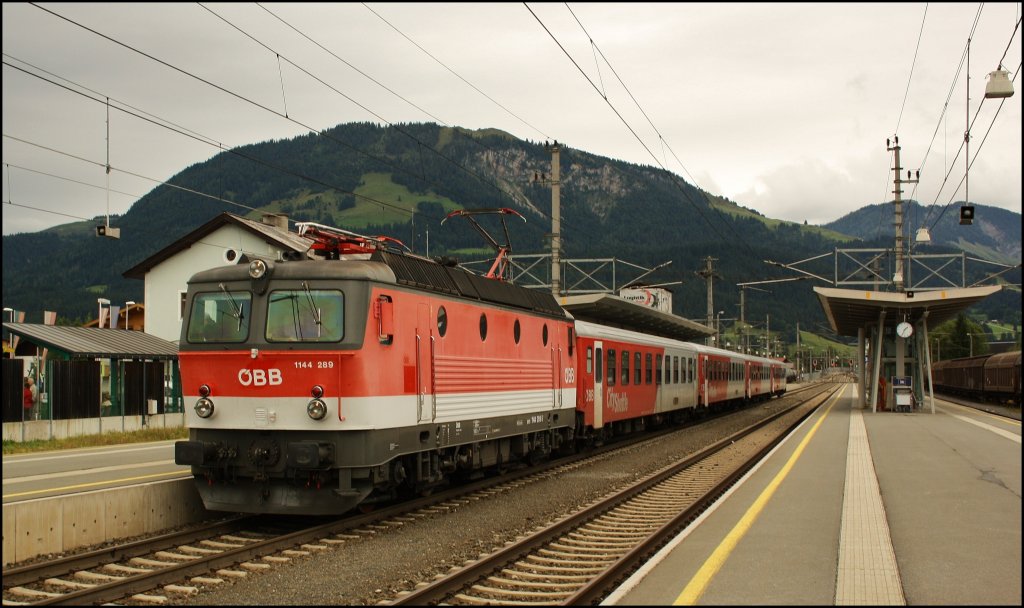 1144 289 mit einem REX nach Wrgl. (17.08.2010, St. Johann, Tirol)