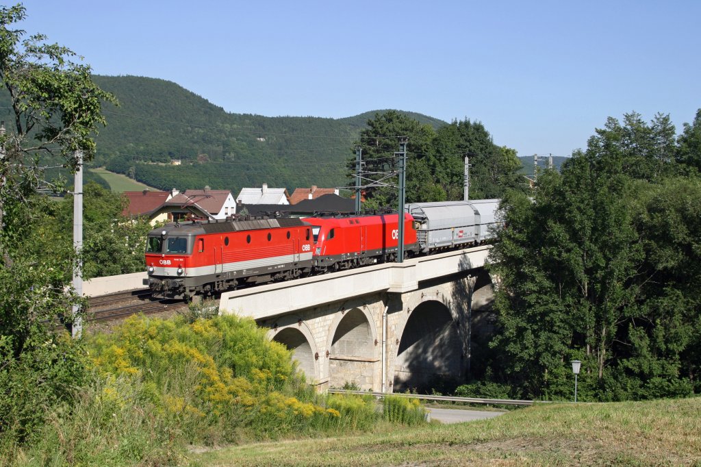 1144.100+1116 mit G-47361 am Payerbach-Graben-Viadukt am 20.8.12