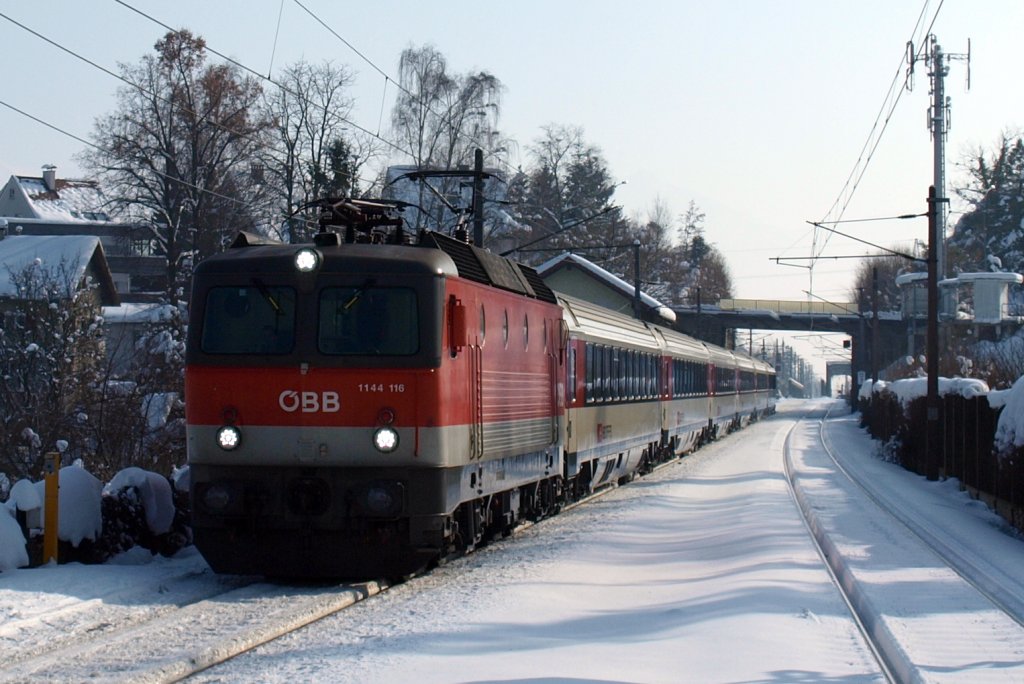 1144.116 SLp 98272 in Riedenburg am 14.2.13 fr die Bereitstellung des Ec 195 nach Mnchen Hbf. Da zur Zeit SEV zwischen Bregenz - St.Margrethen ist fkommen 1116/1144 zum Einsatz. 