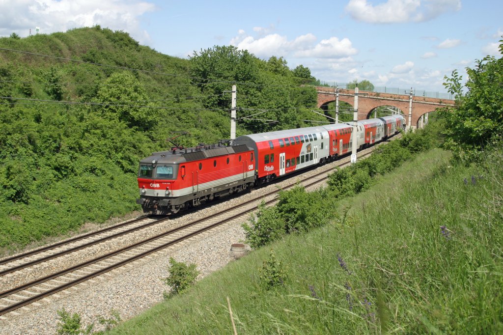 1144.123 mit R-2327 bei Guntramsdorf am 14.5.13