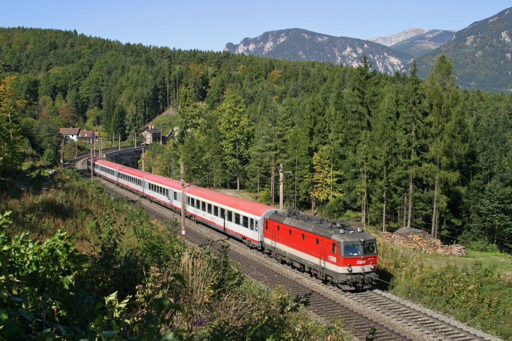 1144.201 mit IC-559 bei Eichberg am 2.10.11