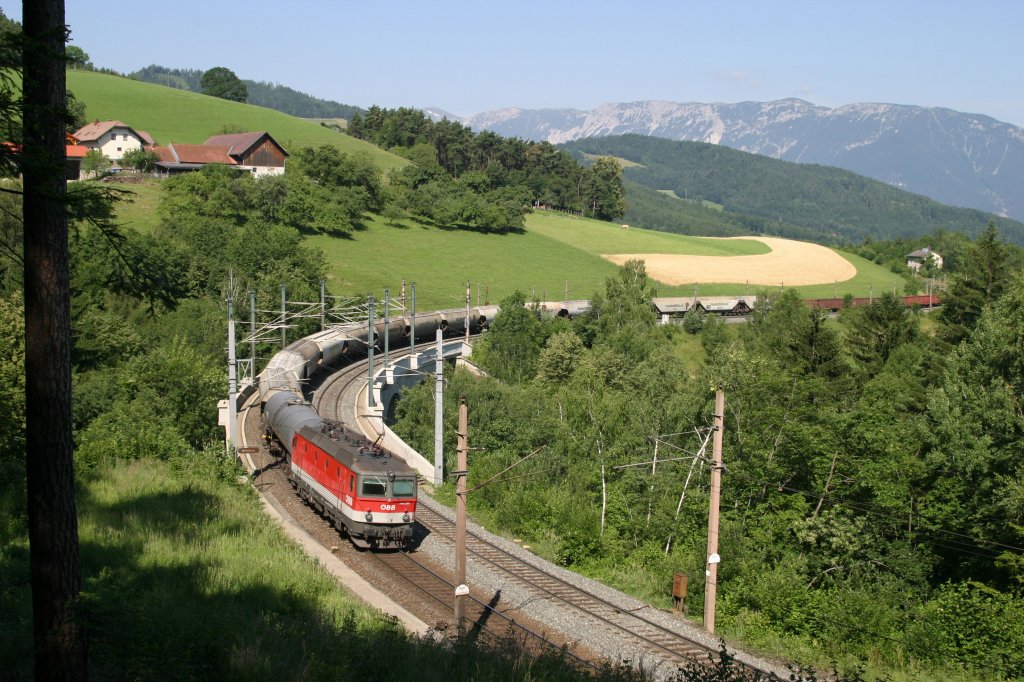 1144.238 am G-54052 mit Rax und der herrlichen Semmeringlandschaft am Eichberg. 9.7.13