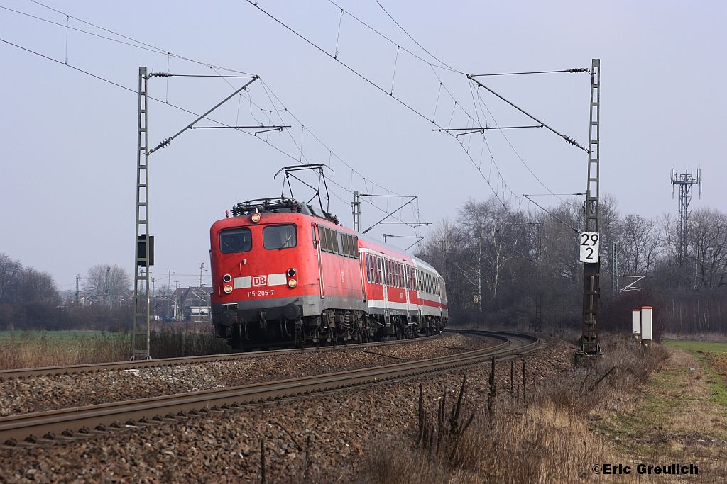 115 205 mit einem PBZ am 03.03.2012 in Hohnhorst.