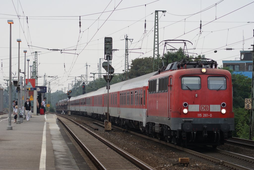 115 261-0 mit einem AZ in Dsseldorf Oberbilk am 09.08.09