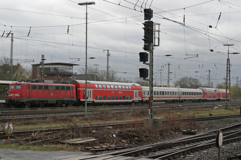 115 278 am 4.4.10 mit einem Schad Pbz in Duisburg Hbf