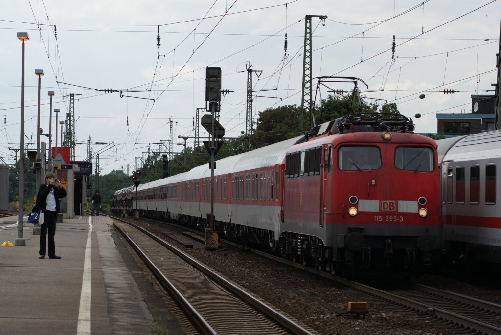115 293-3 mit DB Autozug in Dseldorf Oberbilk am 