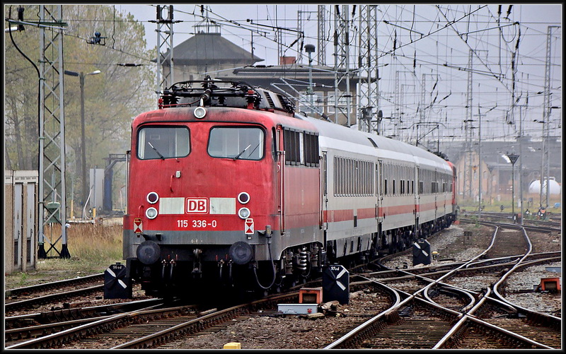 115 336-0 am Zugende eines Pendel IC (2589) nach Bernau.  Stralsund am 08.11.09 
