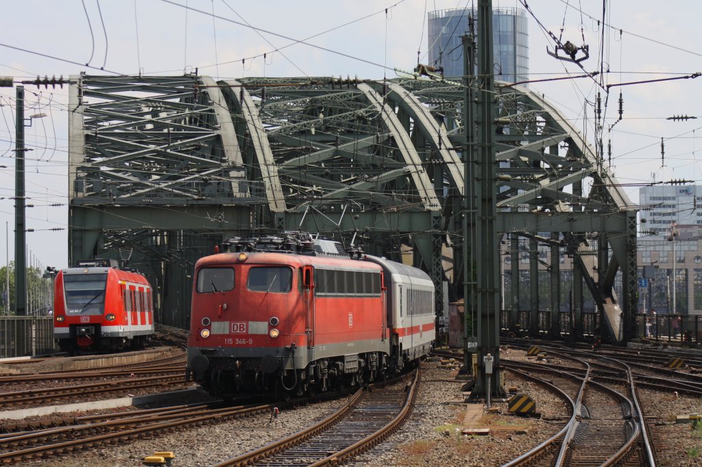 115 346 und 115 383 mit IC2862 am 06.06.10 in K�ln.
