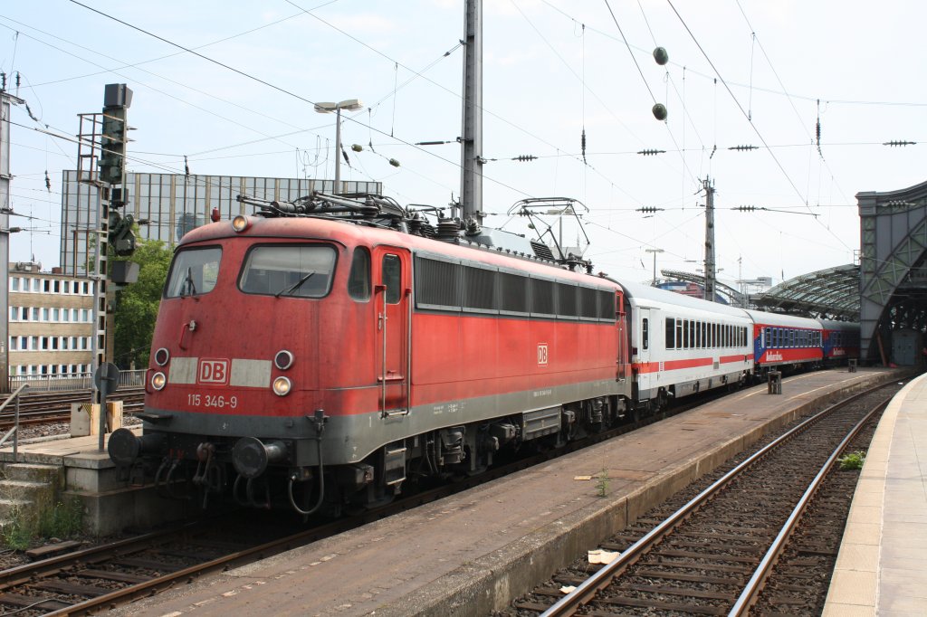 115 346-9 mit einem IC abfahrbereit am Klner Hbf