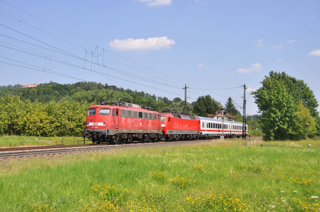 115 350 mit PBZ 2460 auf der Filsbahn in Richtung Stuttgart.Aufgenommen in Salach am 27.7.2012