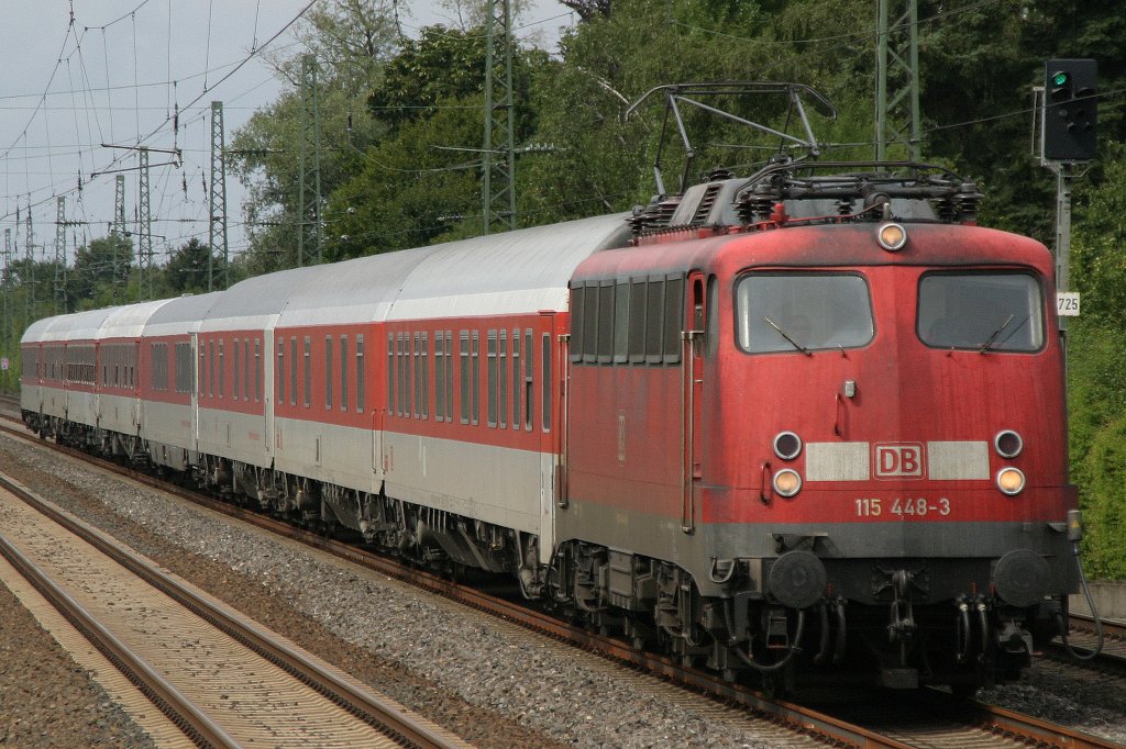 115 448 mit Az fhrt am 10.7.11 in Dsseldorf-Angermund zur Bereitstellung nach Dsseldorf Hbf
