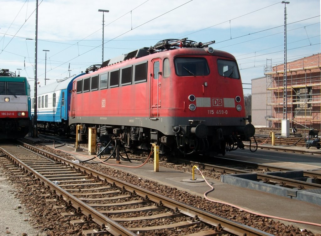 115 459 am 03.April 2010 noch abgestellt im Abstellbahnhof Berlin Grunewald.