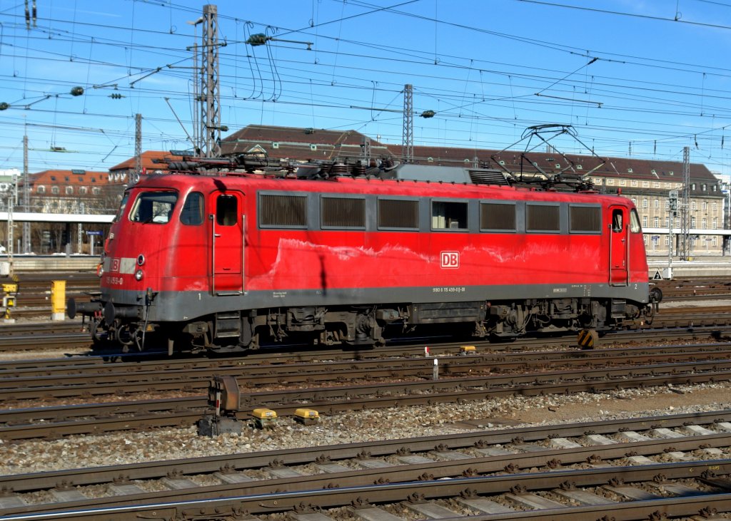115 459 bei einer Rangierfahrt am 28.02.2009 am Mnchner Hbf.