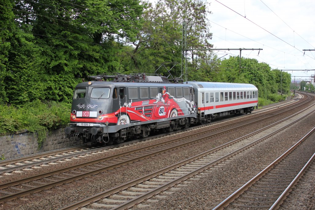 115 509-2 mit einem IC-Wagen als PbZ-D 2453 kurz hinter Bielefeld. 12.05.2012.