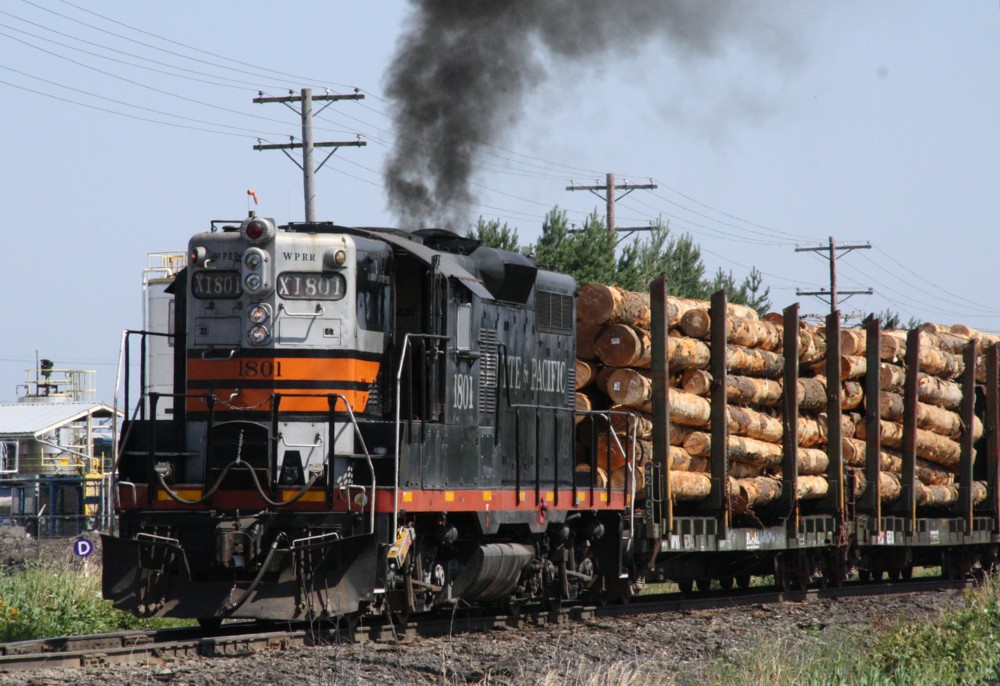 11.7.2012 Eugene, OR. Williamette Pacific Railoroad. #1801 (GP-9) mit einer berfhrung sdwrts.