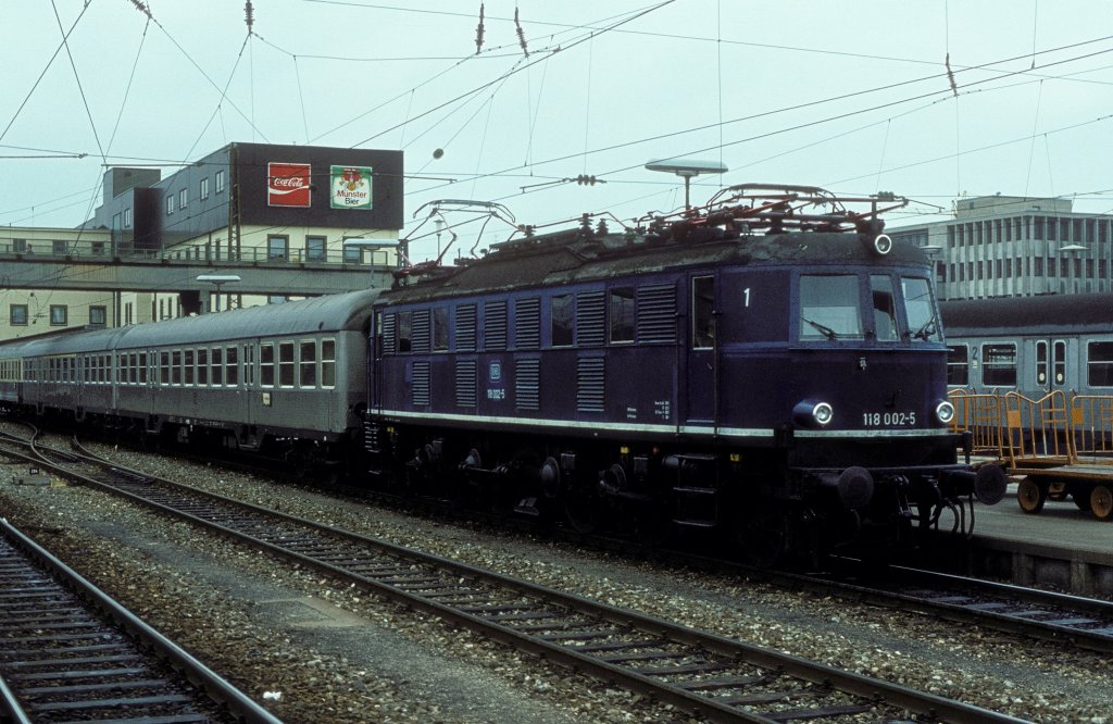 118 002  Ulm Hbf  22.11.81