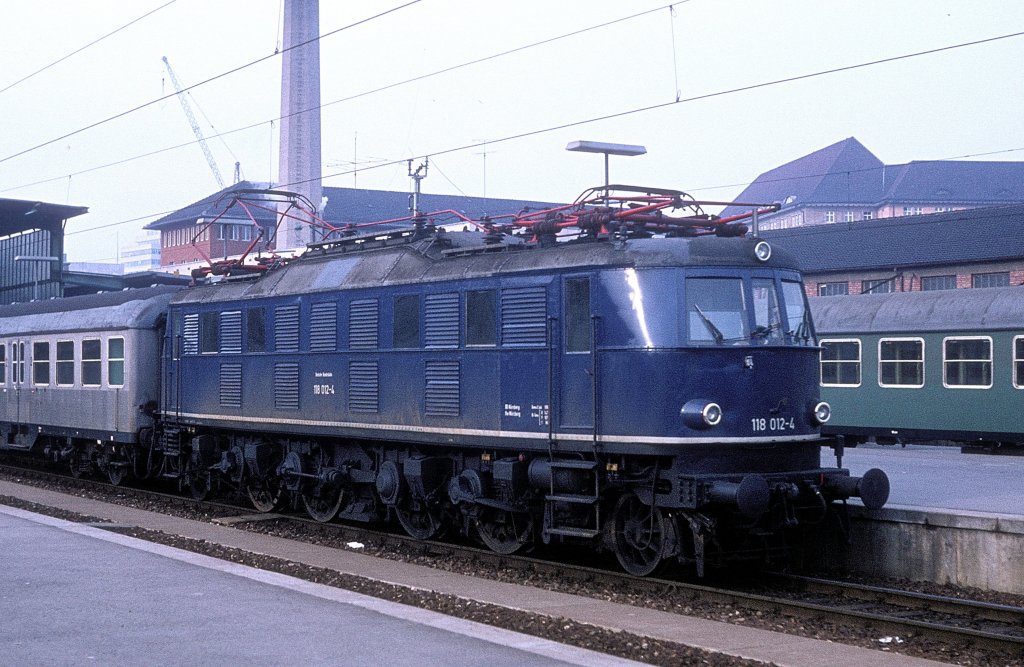 118 012  Stuttgart Hbf  08.03.78
