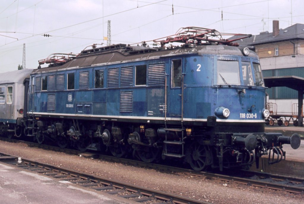 118 030-6 Lichtenfels, Juni 1982 damals noch alltglich ... 