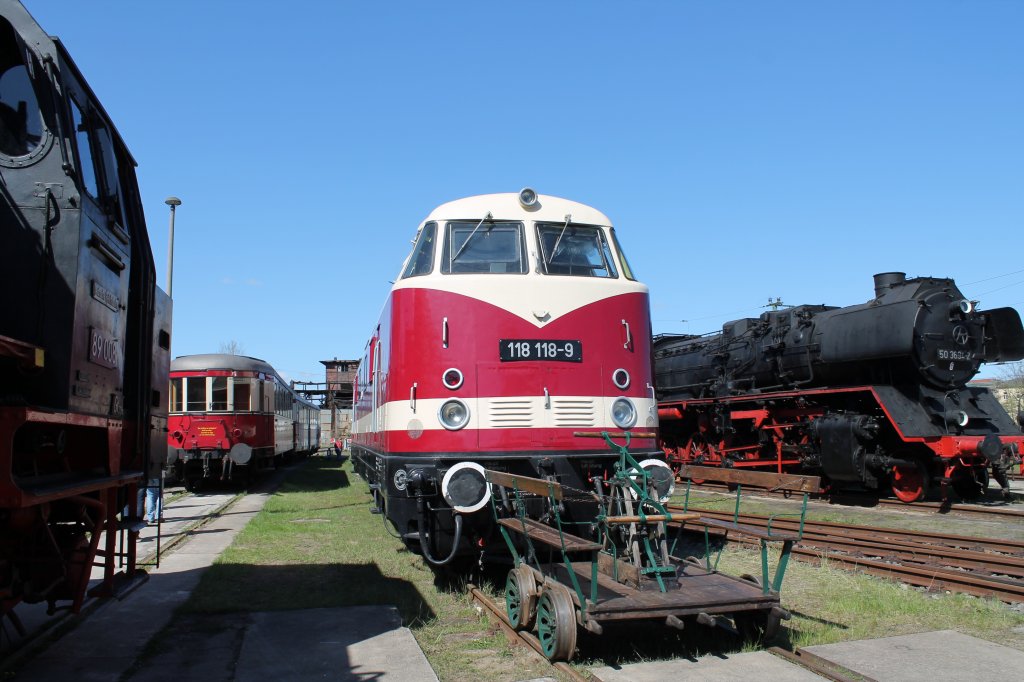 118 118-9 (228 118-6) im Mecklenburgischen Eisenbahn-und Technikmuseum Schwerin am 28.04.2013