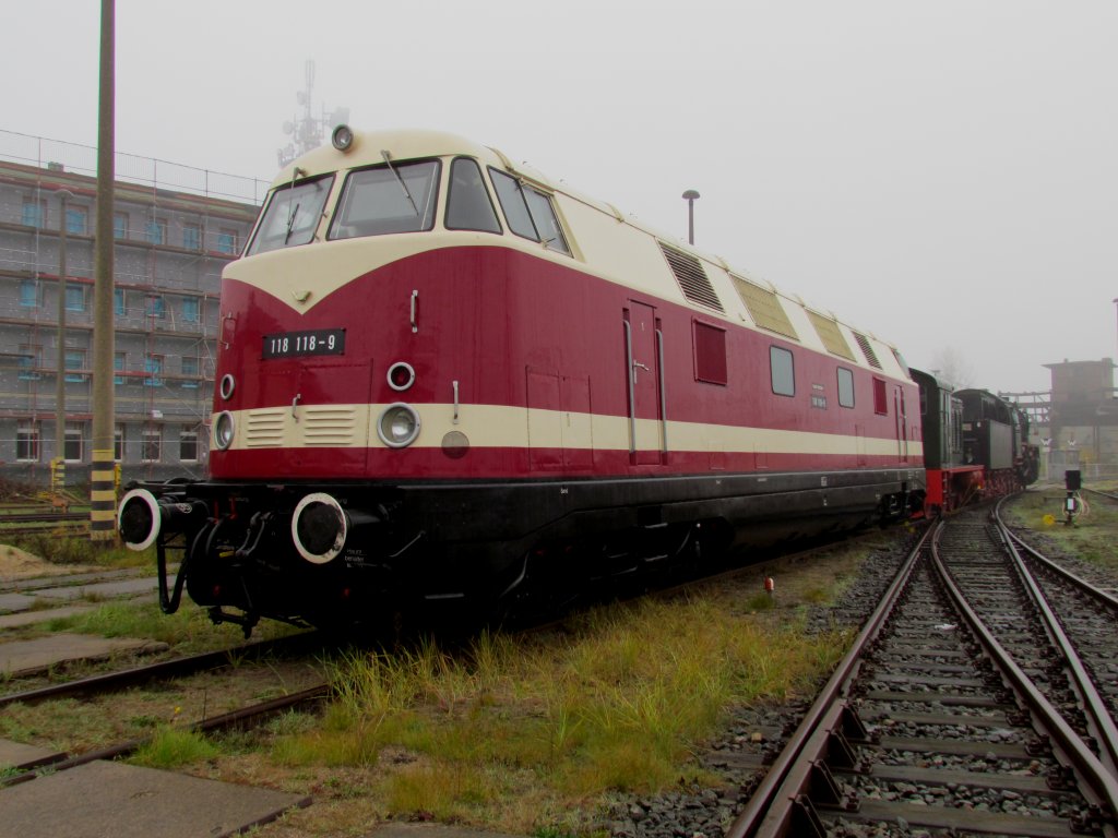 118 118 9 am 10.11 2011 auf dem Gelnde des Eisenbahn und Technik Museum Schwerin