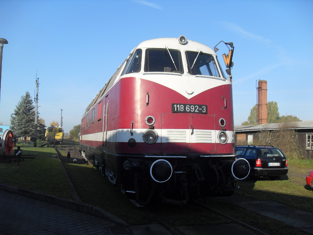 118 692 stand am 23.10.2010 wieder mal draussen beim Bw Fest in Salzwedel.