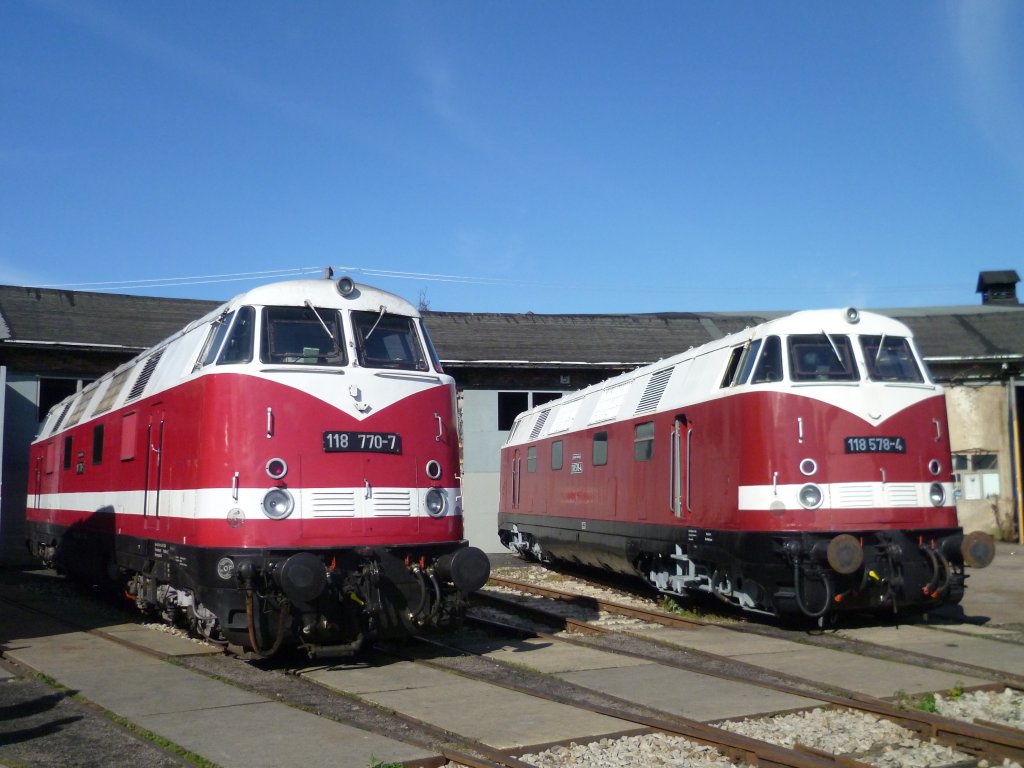 118 770-7 und 118 578-4 waren zusehen beim BW Fest in Weimar, am 09.10.11. 

