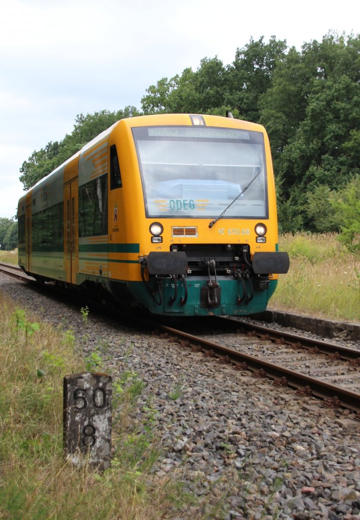 11.8.2013 Althttendorf. ODEG bei der Einfahrt in den ehem. Bahnhof. 60.8km bis Berlin Stettiner Bf.