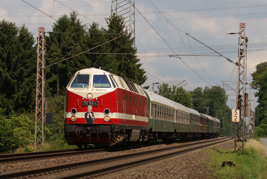 119 158-4 mit dem DPE 79892 (Halle - Kln) in Solingen am 12.06.2011