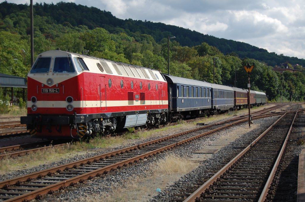 119 158-4 stand am 04.09.2010 mit dem Sonderzug aus Berlin im Bahnhof Meiningen.