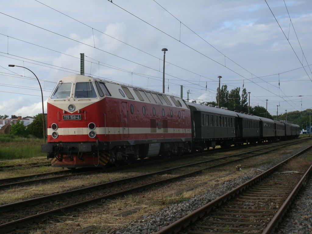 119 158 stand,am 29.Juni 2013,mit dem Strtebekersonderzug bis zur Rckfahrt,kurz vor Mitternacht,in Bergen/Rgen.