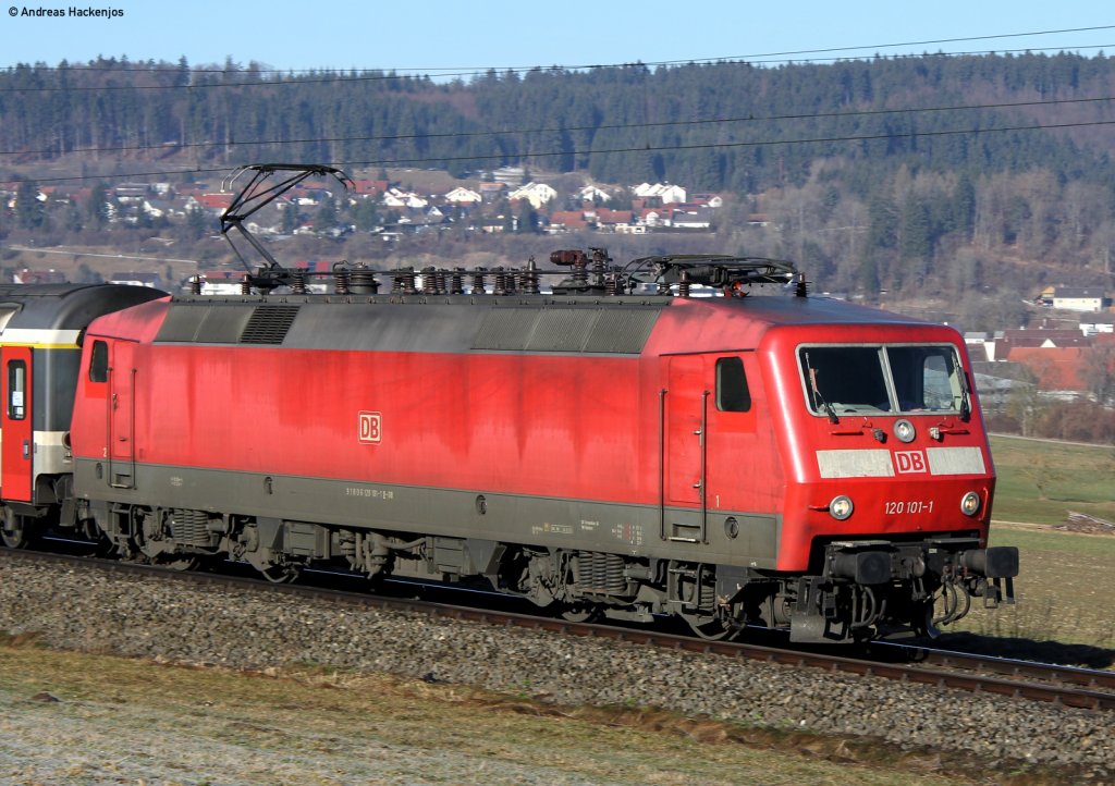 120 101-1 mit dem IC 282 (Zrich HB-Stuttgart Hbf) bei Mhringen 6.2.11