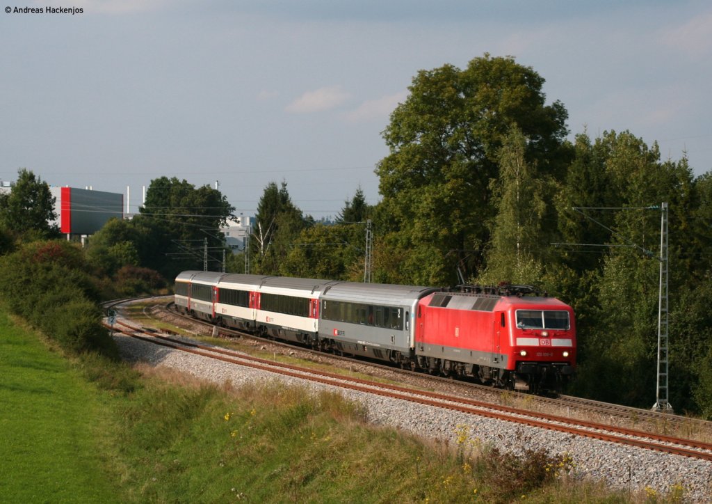 120 106-0 mit dem IC 281 (Stuttgart Hbf-Zrich HB) bei Rottweil 3.9.10
