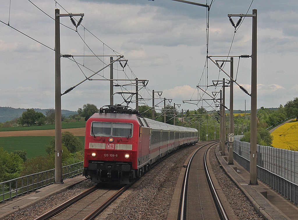 120 108-6 am 10.05.2013 mit einem IC auf der SFS Stuttgart - Mannheim, gen Mannheim.