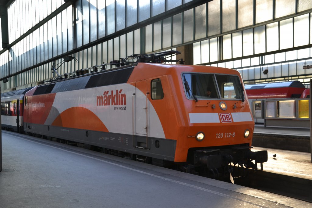 120 112 mit IC 181 in Stuttgart Hbf. 17.5.12