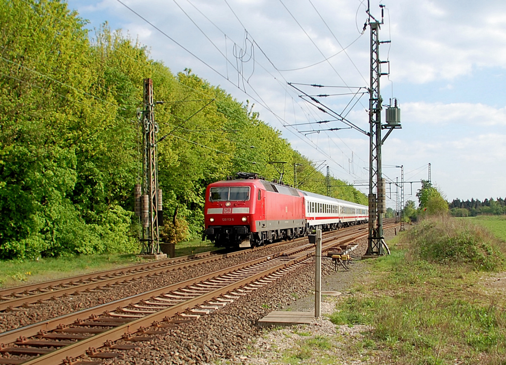 120 113-6 mit IC in Worringen. 17.4.2011