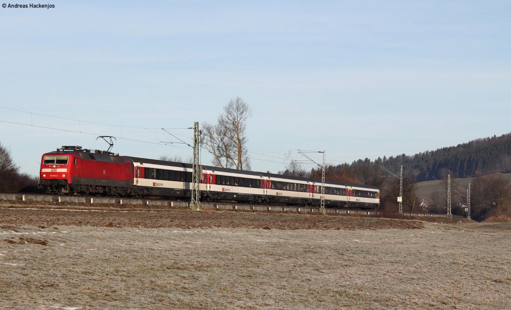 120 114-4 mit dem IC 181 (Stuttgart Hbf-Zrich HB) bei Balgheim 6.2.11