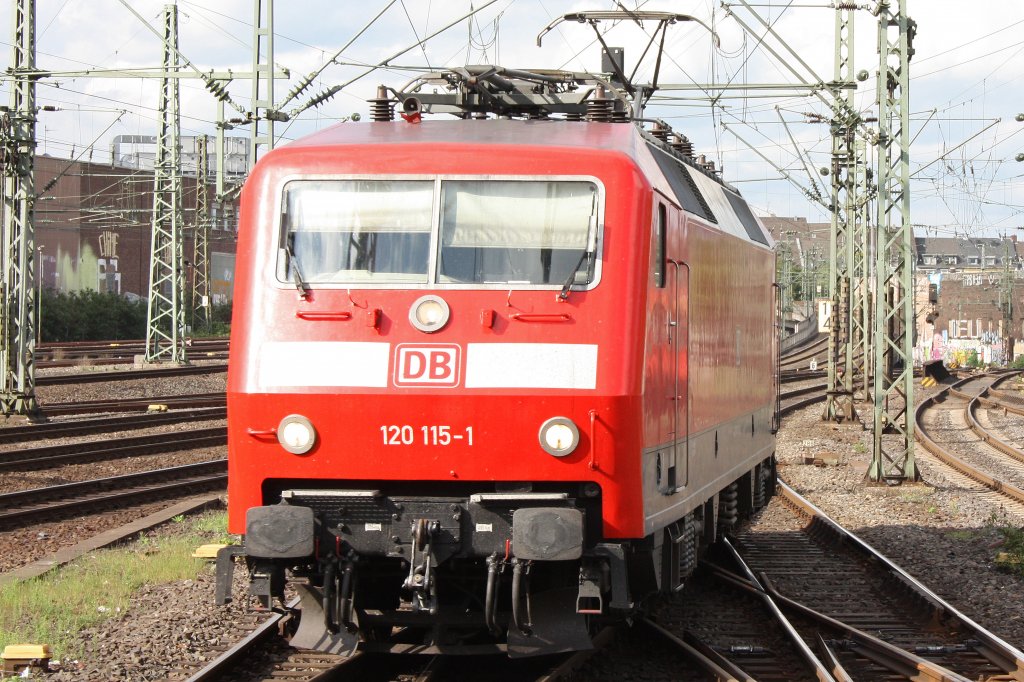 120 115 am 12.5.12 als Lz in D�sseldorf Hbf.