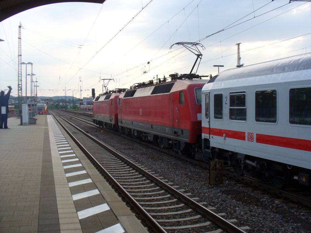 120 118-5 und 120 156-5 ziehen den IC 2052 Stuttgart - Saarbrcken am 03.06.2011 aus Kaiserslautern Hbf