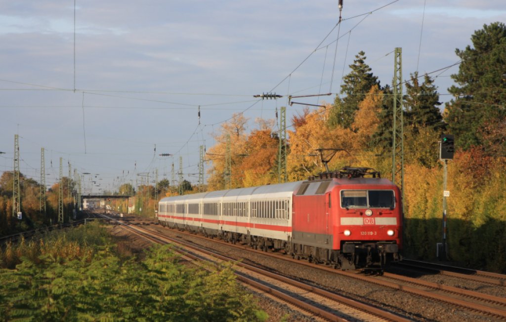 120 119 mit IC in D�sseldorf-Angermund. 31.10.10