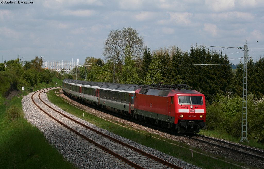 120 120-1 mit dem IC 185 (Horb-Zrich HB) bei Rottweil 22.5.10