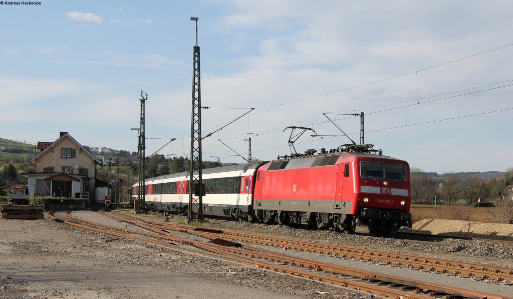 120 120-1 mit dem IC 281 (Stuttgart Hbf-Zrich HB) bei Welschingen 15.4.13