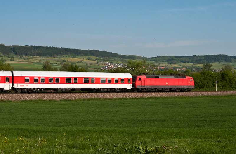 120 123 wurde am 25. April 2011 am Schluss des AZ 1379 (Hamburg-Altona - Lrrach) bei Erzingen gesichtet.