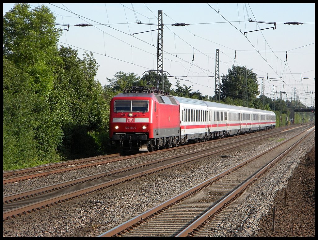 120 124 mit IC xxxx bei der Durchfahrt durch Duisburg Rahm