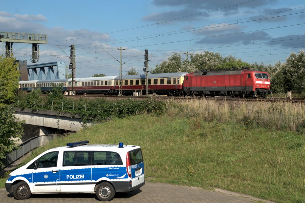 120 127 am 30.09.12 mit dem Hanseat nach K�ln an Hamburgs S�derelbe