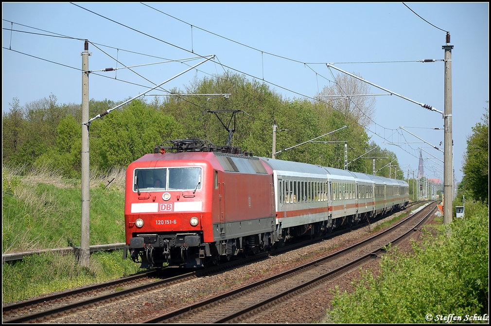 120 130 am 07.05.2011 aus Rostock nach Hamburg in Sildemow