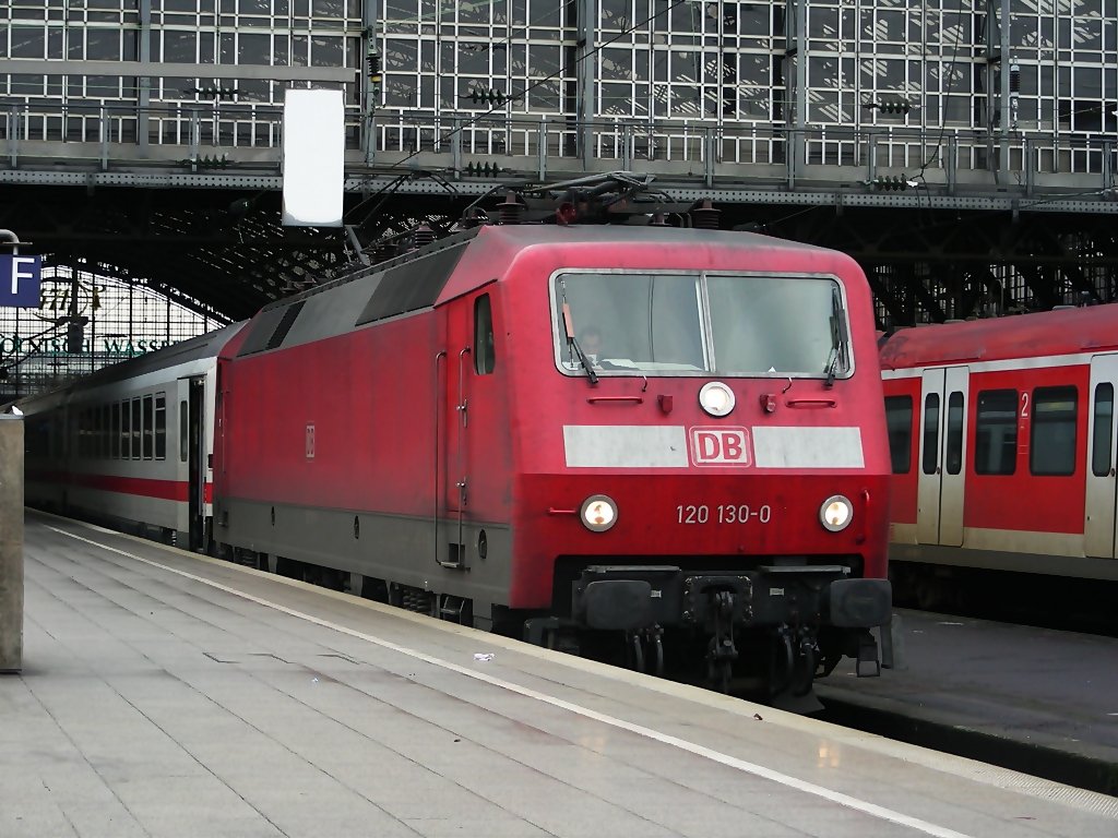 120 130 wartet am 29.01.07 in Berlin-Ostbahnhof