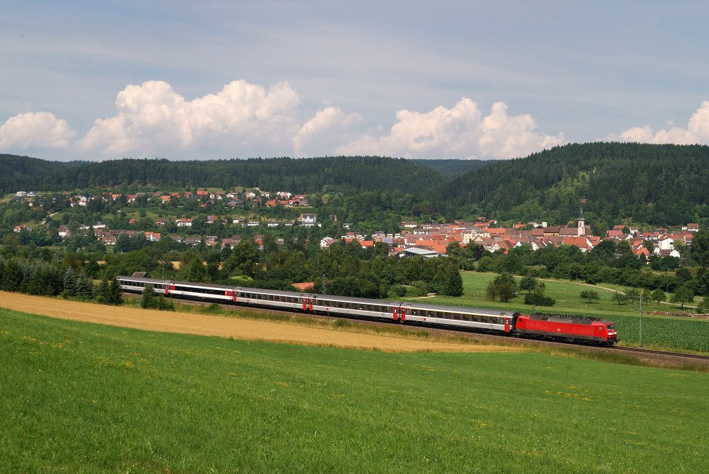 120 132 mit IC 280 bei Mhringen (21.07.2010)